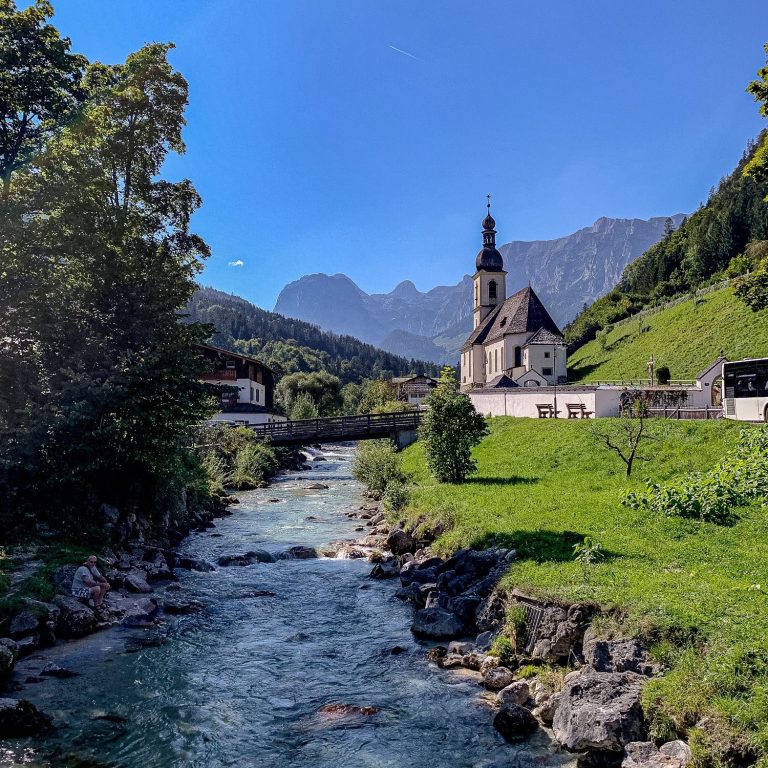 Pfarrkirche St. Sebastian in Ramsau Pfarrkirche St. Sebastian an der Ache in Ramsau bei Berchtesgaden