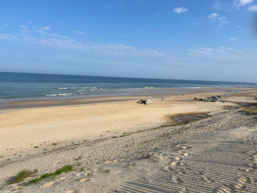 Breiter Sandstrand am Atlantik bei Ebbe