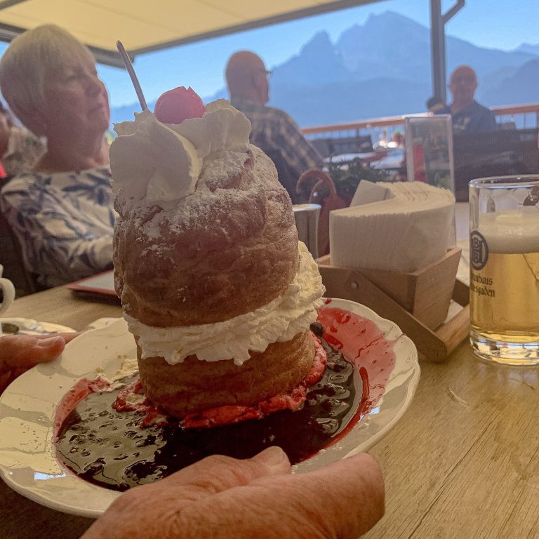 Windbeutel beim Windbeutelbaron Windbeutel beim Windbeutelbaron im Berchtesgadener Land