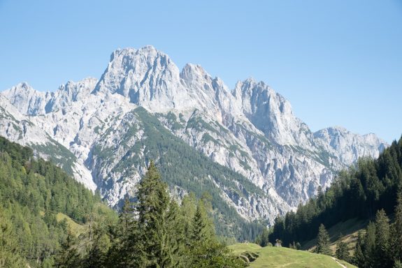 Blick zu den Ramsauer Dolomiten an der Bindalm
